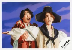 【中古】生写真(STARTO) Snow Man/渡辺翔太・宮舘涼太/横型・上半身/アルバム「音故知新」MV＆ジャケ写オフショット/公式生写真