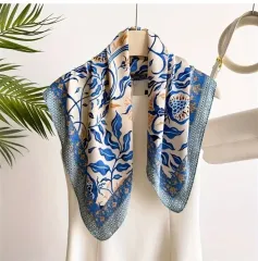 ブルーフラワーパターンスカーフ（新商品）