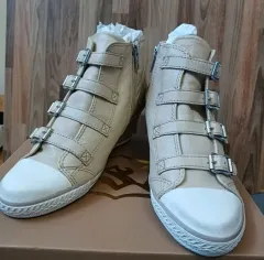 未使用新品) Ash アッシュ ウエッジヒール スニーカー ベージュのサムネイル
