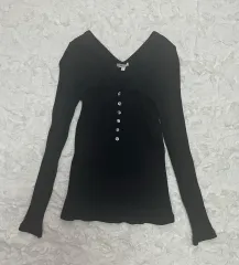 グラシア ブラック ヘンリーネック ゴージ ロングスリーブ 長袖Tシャツ