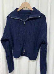 新品ネイビーニット ジップアップ