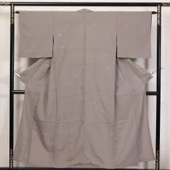 小紋 単衣 身丈152cm 裄丈63cm 正絹 Cランク インフォーマル 広衿 Sサイズ 刺繍 居敷当て 肩当て 蜻蛉 シック 落ち着き ベージュ系 RP 1221-02276