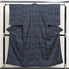 紬 袷 身丈151cm 裄丈62cm 正絹 Aランク カジュアル 広衿 Sサイズ 格子 シック 落ち着き 紺系 HP 1223-02512
