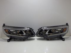 シャトル　GP7 ハロゲンヘッドライト（LED球交換済み）左右セット シャトル GP7 ハロゲンヘッドライト（LED球交換済み）左右セット