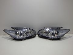 PRIUS ZVW30- ヘッドライト 流線型デザイン ハロゲン - メルカリ