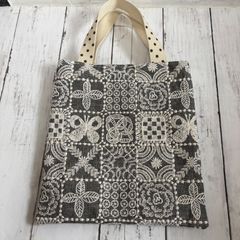 ミナペルホネン pomppiaのトートバッグ小 - メルカリ ミナペルホネン pomppiaのトートバッグ小 - メルカリ