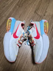 ナイキ エア スニーカー 白 マルチカラー