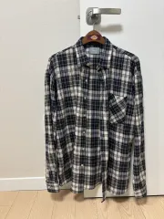 チェックシャツ