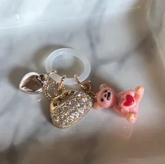 ピンクのくまちゃんとキラキラバッグ、ハートのチャーム　アンブレラマーカー