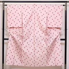 アンティーク 紬 単衣 身丈147cm 裄丈62cm 正絹 Bランク バチ衿 XSサイズ 居敷当て 創作柄 可憐 しとやか ピンク系 HP 1223-03823