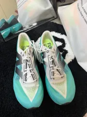 ニューバランス フューエルセル スーパーコンプ エリート v4 サイバー ジェイド 白 - 2E ワイド