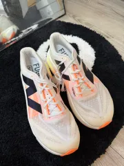 ニューバランス フューエルセル SC エリート v4 サンライズ - 2E ワイド