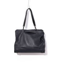 PRY シュウト Leather Front Zip Travel Bag 新品 - メルカリ