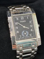 N 処分価格【ジャンク品】FENDI 時計 メンズ　レディース 7000G シルバー ブラックのサムネイル