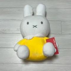 黄色いミッフィーぬいぐるみ