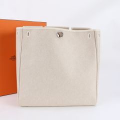 美品 バリー レザー ショルダーバッグ 斜め掛け クロスボディ ゴールド 金具 レディース EWE DV60-9 美品 バリー レザー ショルダーバッグ 斜め掛け クロスボディ ゴールド