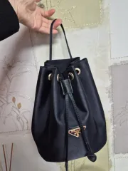 ブラック巾着バッグ