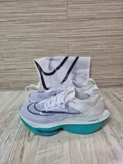 新品(300) NIKE アルファ フライ NEXT2