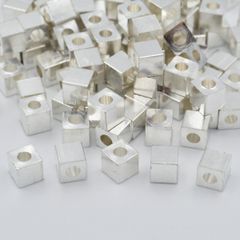 ビーズクラブ ロンデル メタルビーズ 四角 大 白銀 50個 4mm ブレスレット ネックレス 金具 金属ビーズ パーツ