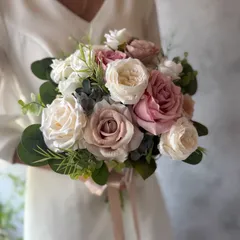 ホワイト×くすみピンクローズクラッチブーケ☆ブートニア