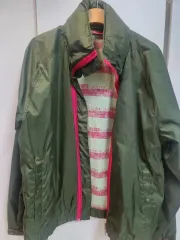 プーマ オリーブ色 ウィンドブレーカー