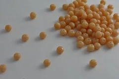 ビーズクラブ ガラスビーズ ボタンカット No.52 6mm 薄肌色 連売り ビーズパーツ ネックレス ブレスレット ハンドメイド