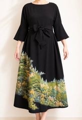LL 着物リメイク 正絹 作家物落款豪華黒留袖 シンプルゆったり