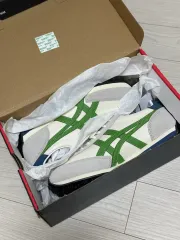 新品 オニツカタイガー EDR 78 (240サイズ)