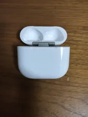 美品（正規品）Apple AirPods 第4世代 充電ケースのみ ノイキャン無し