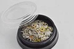 ビーズクラブ 歯車 パーツセット ケース入り レジン ネイル デコ用素材 1個 4mm