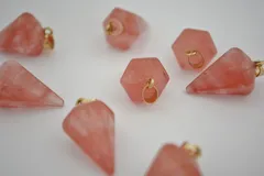 ビーズクラブ チェリークォーツ ペンダントトップ 角錐 金 天然石 金具付 22mm 1個 パワーストーン