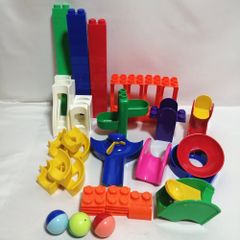 ピープル 1歳で積める遊べる 新体感ブロック - メルカリ