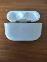 （正規品）Apple AirPods Pro 2世代 充電ケース　Lightningモデル　A2700