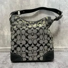 【COACH】コーチ ショルダーバッグ シグネチャーショルダーバッグ レディース ブラック 黒色 グレー シグネチャー柄 キャンバス レザー フロントポケット付き カジュアルバッグ F10981