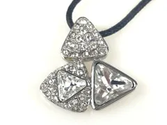 スワロフスキー　SWAROVSKI　トライアングル　クリスタル　コード　ネックレス　ブラック×シルバーカラー　送料無料