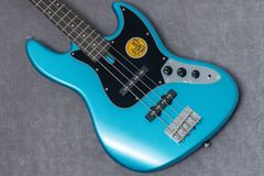 美品 G&L JB Tribute ジャズベース クリアブルー - メルカリ
