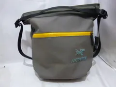 ARC'TERYX アークテリクス BEAMS別注 ショルダーバッグ ナイロン ARRO8 28725-128622 グレー系 バッグのサムネイル