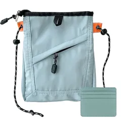 【新品】 マチ付きで丈夫なナイロンサコッシュ メンズ レディース キッズ 軽量 紐調節可能 お散歩 フェス 作業バッグ アウトドア ショルダーバッグ おまけ付き (BLUE)