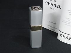 CHANEL No.19 オードトワレ EDT 50ml 2本 - メルカリ