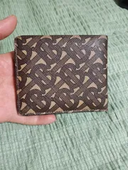 バーバリー TBモノグラム メンズ 二つ折り財布 出品