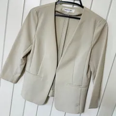 C-10　NATURAL BEATY BASIC　ノーカラージャケット　Sサイズ　ベージュ　Vネック　フォーマル　ビジネス　オフィスカジュアル　上着　アウター　春夏