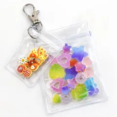 透明ポーチ付きキーホルダー／カラフルチャーム入り／ハート＆スター／かわいい雑貨