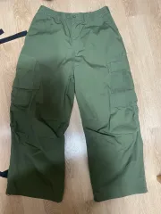 GUスーパーワイド カーゴパンツ Mサイズ カーキ カラー 出品