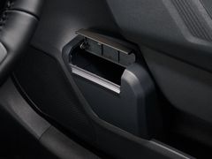 Tesla純正 Model 3/Y 4-in-1 USB-C 拡張ハブ 4ポート - メルカリ