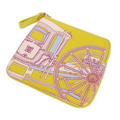 ロエベ LOEWE ペブルポーチ CANBSPPX01 ショルダーバッグ カーフ グリーン 緑 シルバー金具 レディース 上品【中古】【Aランク】 LOEWE（ロエベ） ペブルポーチ CANBSPPX01 ショルダーバッグ カーフ