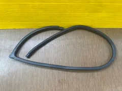 ZT-1809] 純正 三菱 ランサー エボリューション CT9W H17年 ドア ゴムのサムネイル