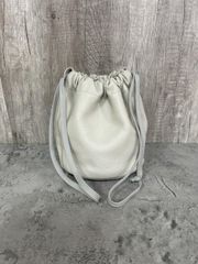 LOISIR｜ロワズィール 本革 巾着型ショルダーバッグ】美品 - メルカリ