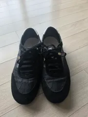 黒色 スウェード スニーカー