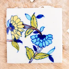 〔10cm×10cm〕ブルーポッタリー ジャイプール陶器の正方形デコレーションタイル 水色と黄色のお花コーナー 【組合せ