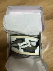 ジョーダン トラヴィススコット ロー リバース オリーブ 220 (ps)